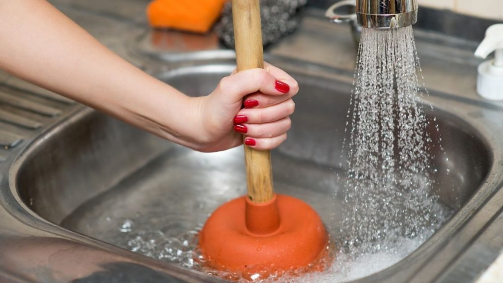 COMO DESENTUPIR A PIA DA COZINHA
